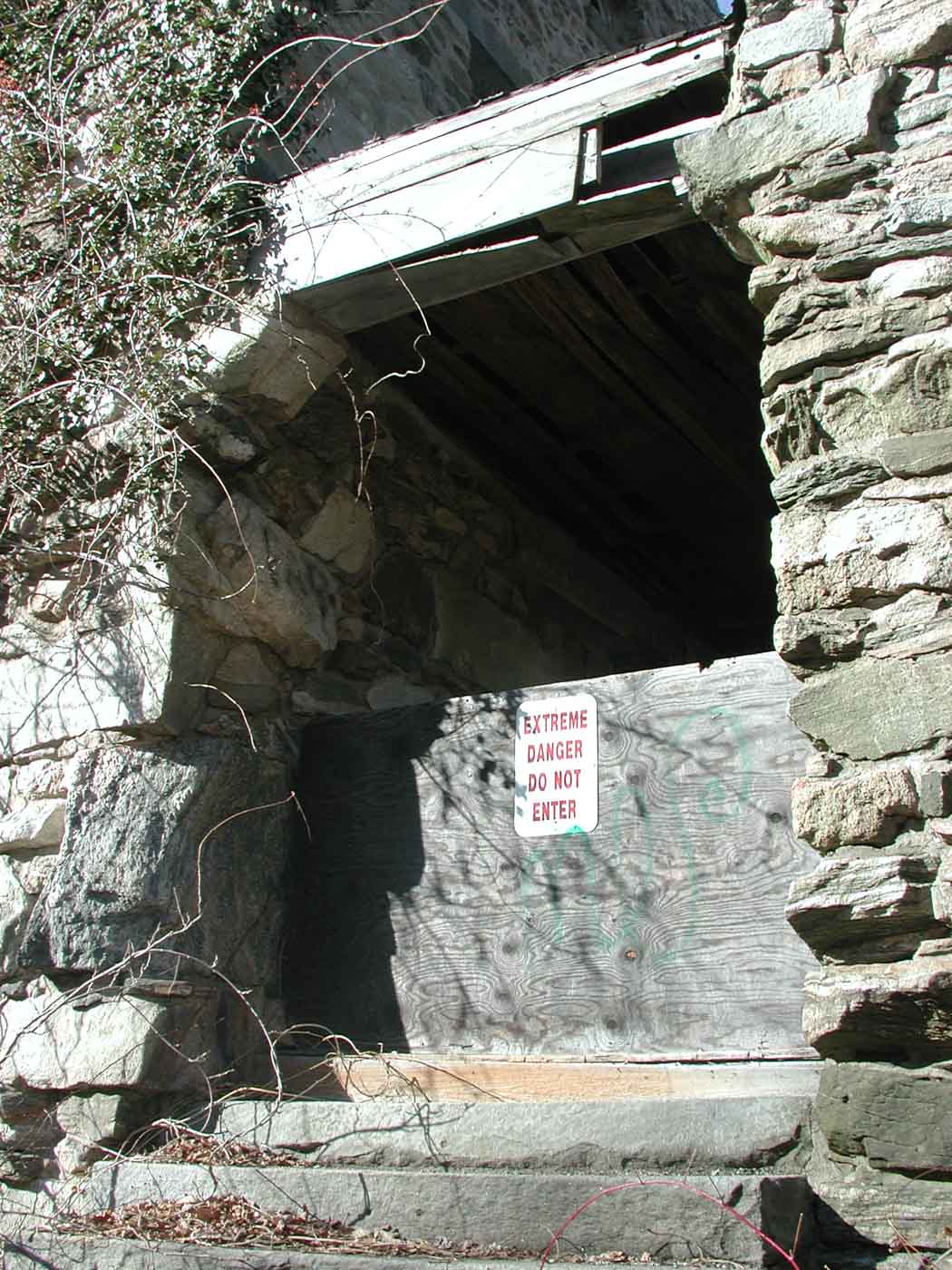 Hearthstone Castle Future Bleak hearthstone-castle-entrance-sign-extreme-danger-no-entry