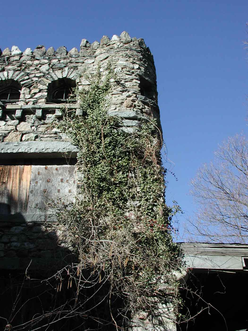 Hearthstone Castle In Ruins hearthstone-castle-corner-spire-in-ruins