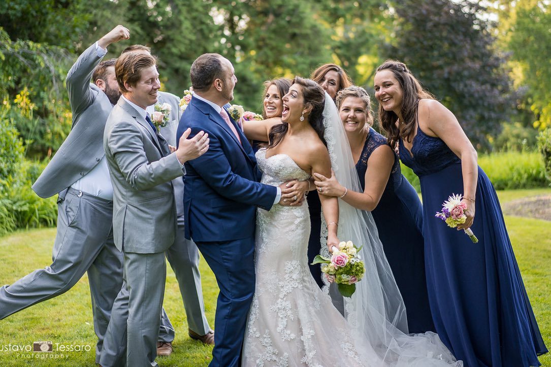 tarrywile-hikers-wedding-party-laughing-having-fun